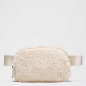 Lululemon Everywhere Belt Bag 1L (Fleece)